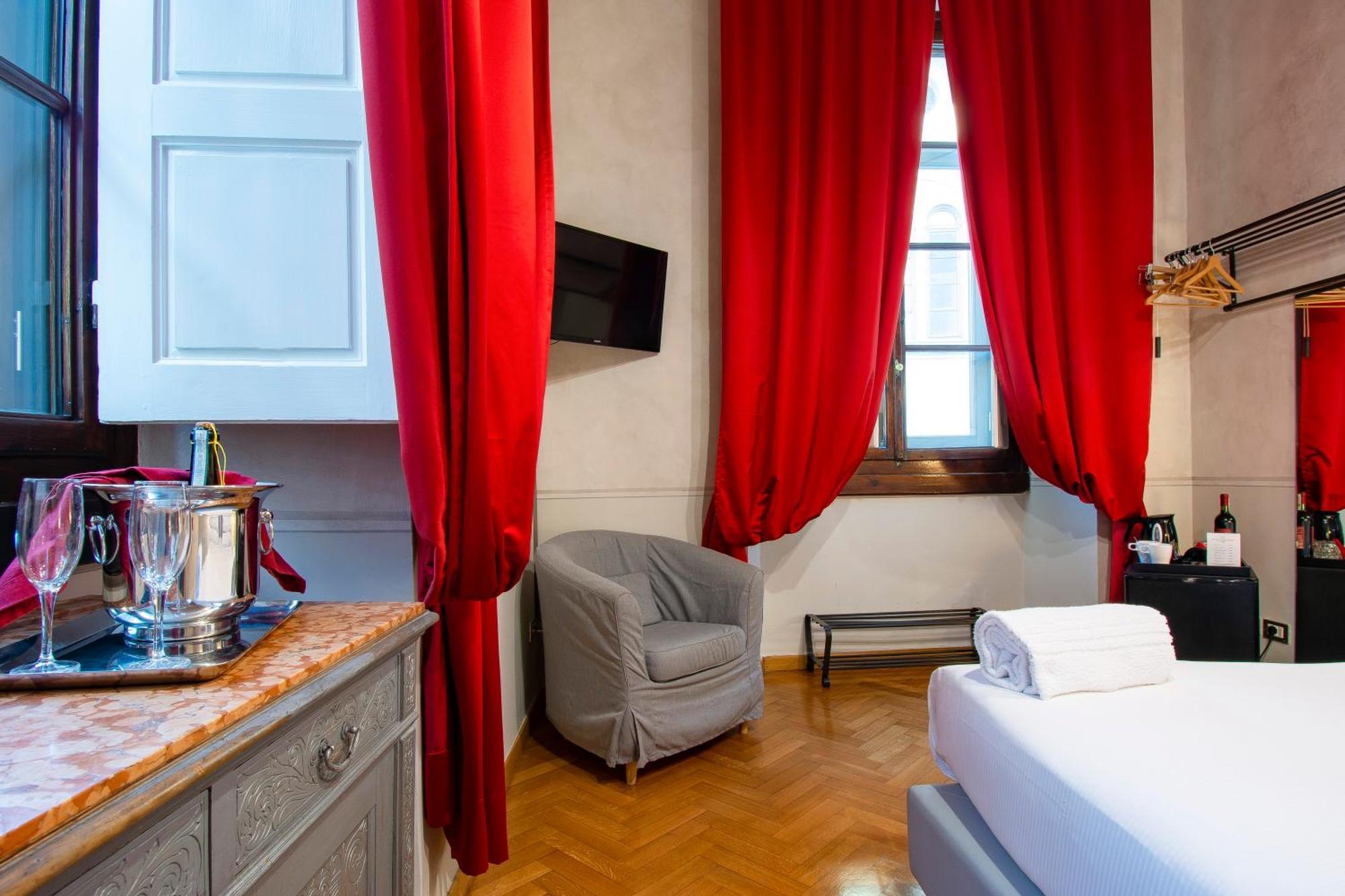 N4U Guest House Florence Extérieur photo