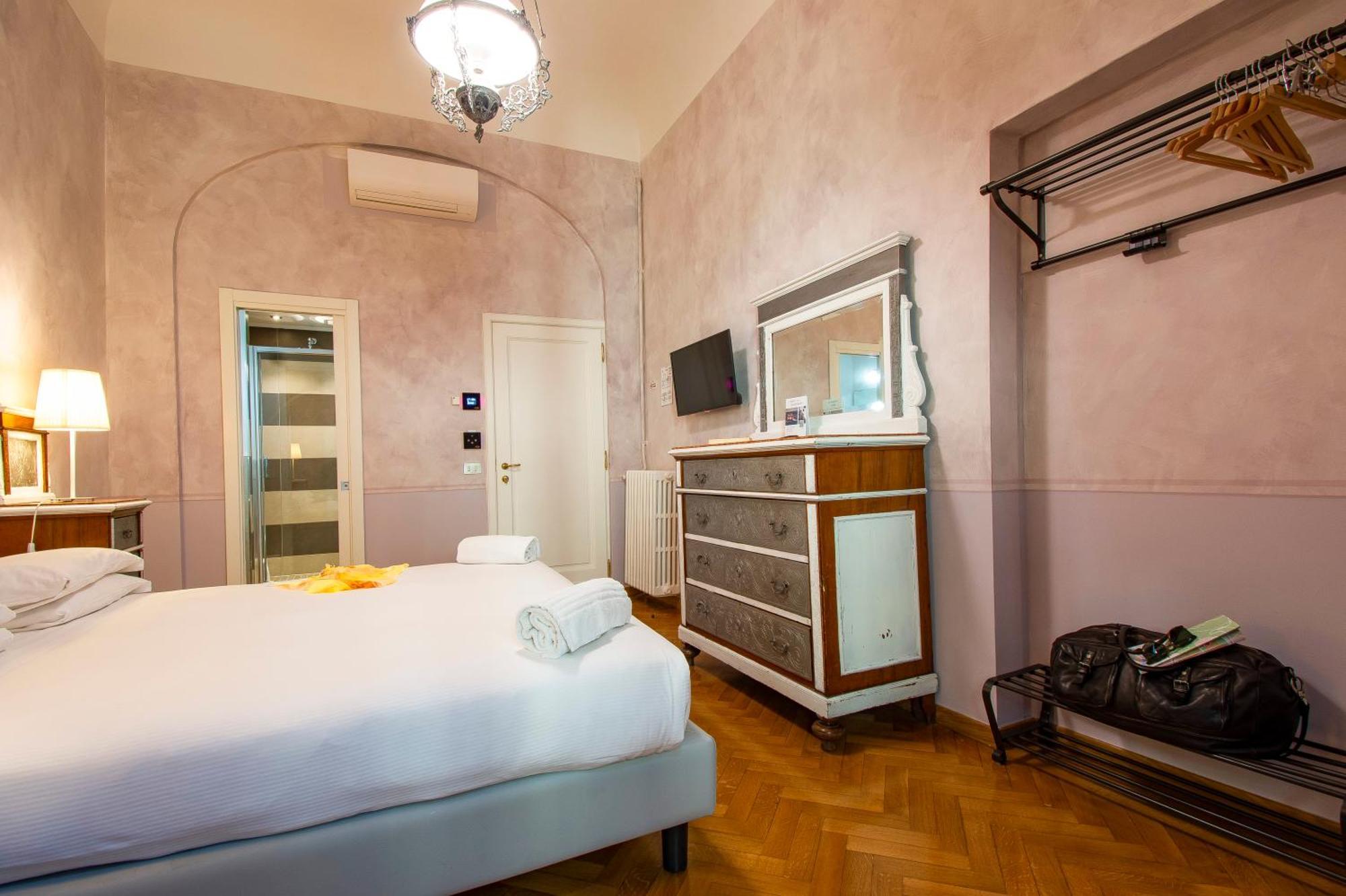 N4U Guest House Florence Extérieur photo
